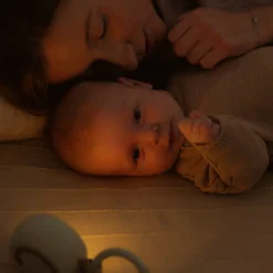Alilo CocoNap W1 - odtwarzacz MP3 i lampka do karmienia - awokado
