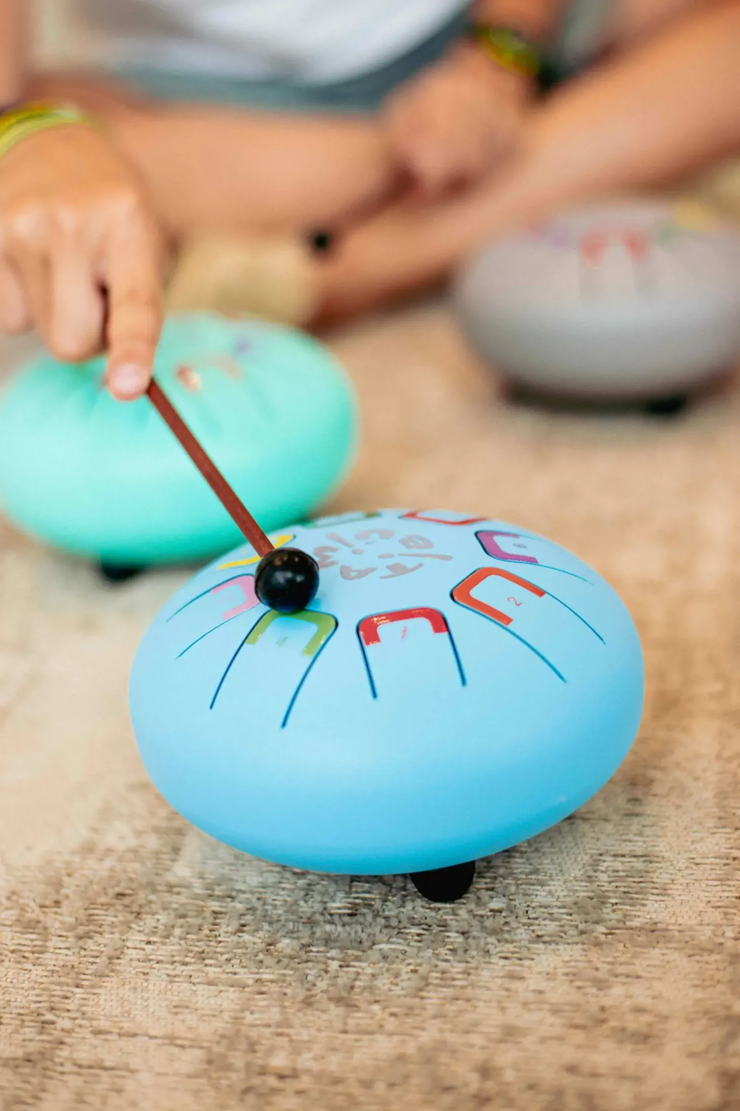 Bębenek językowy Baby Tambu śr. 15cm - Sky Kite