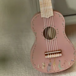 Drewniana gitara różowa Safari Friends FSC