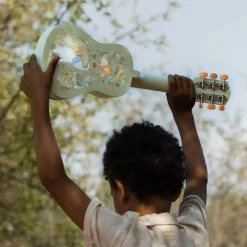 Drewniana gitara zielona Safari Friends FSC