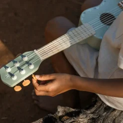 Drewniana gitara zielona Safari Friends FSC