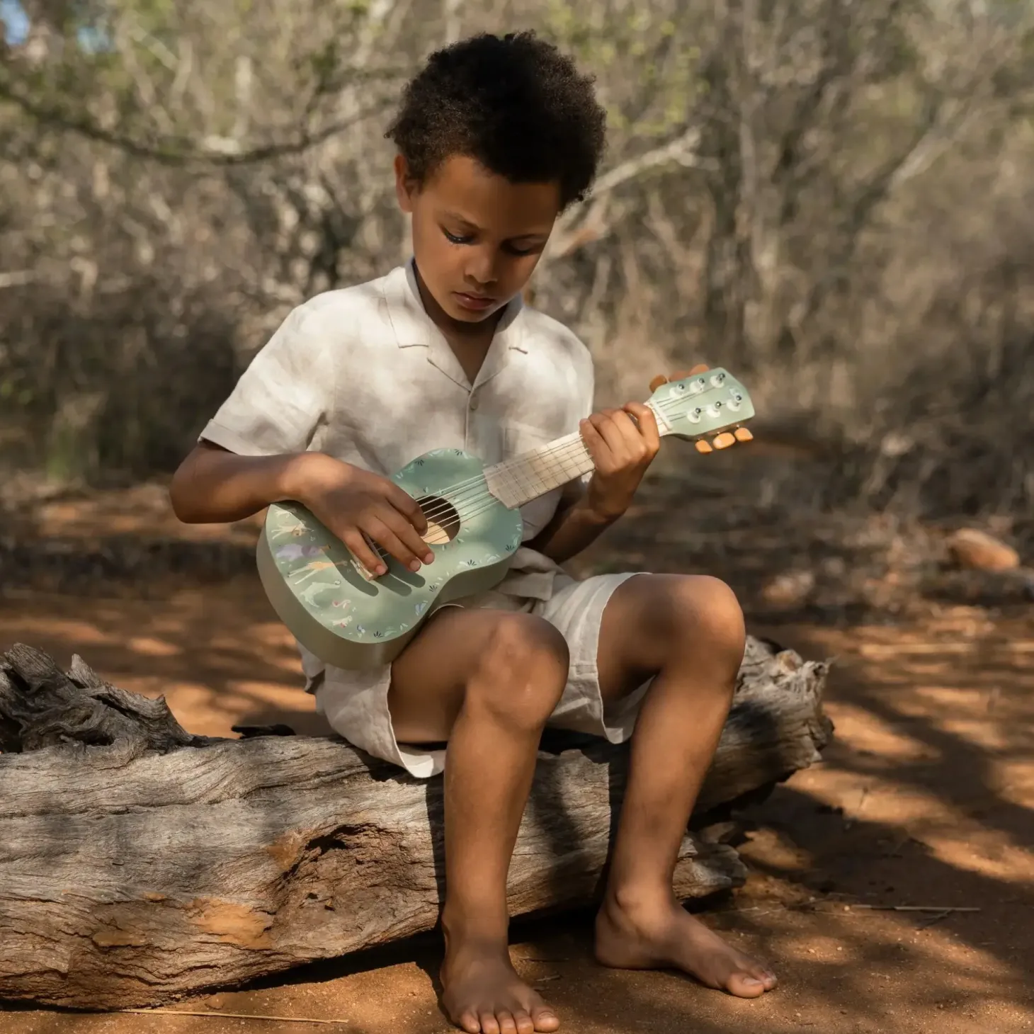 Drewniana gitara zielona Safari Friends FSC
