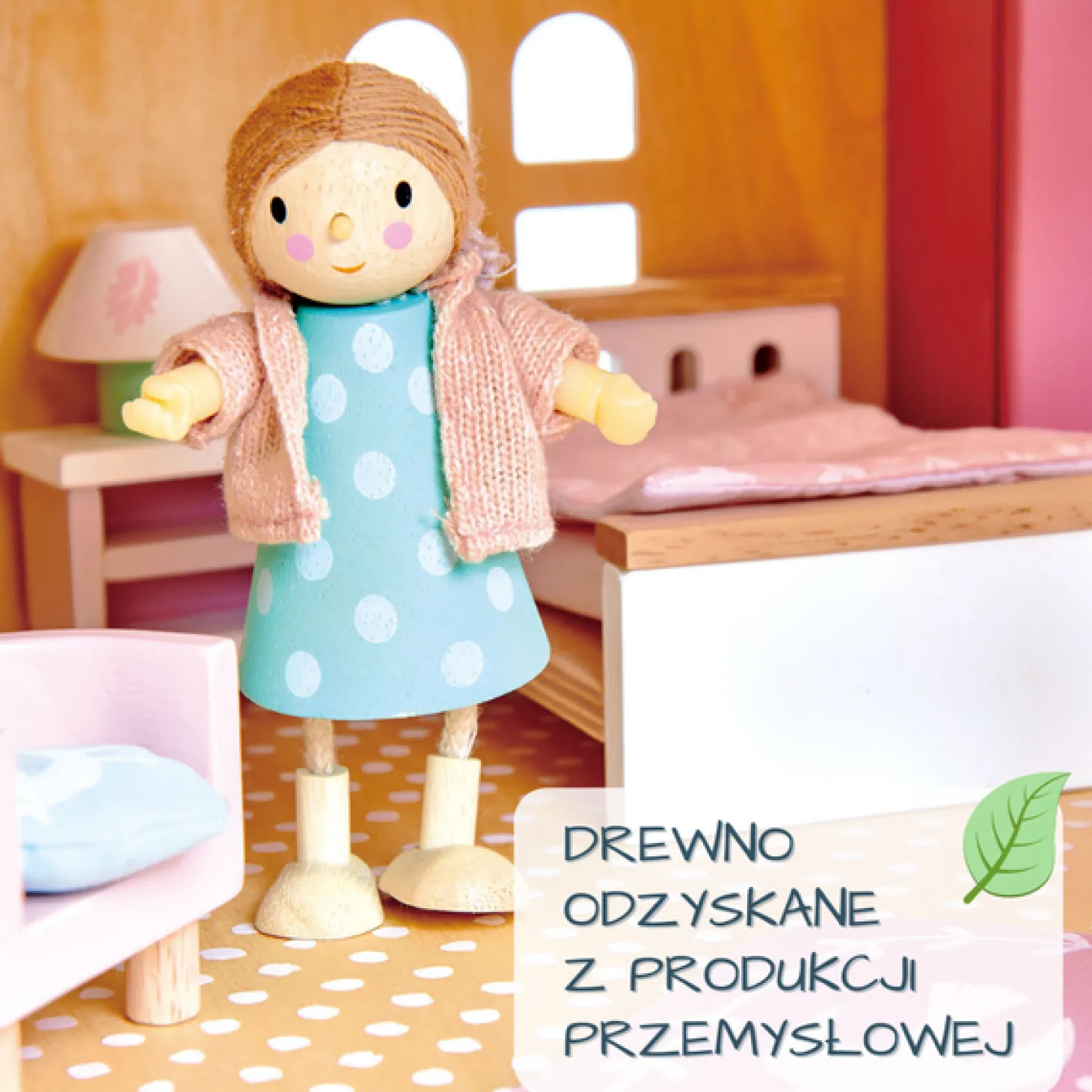 Drewniane meble do domku dla lalek - sypialnia