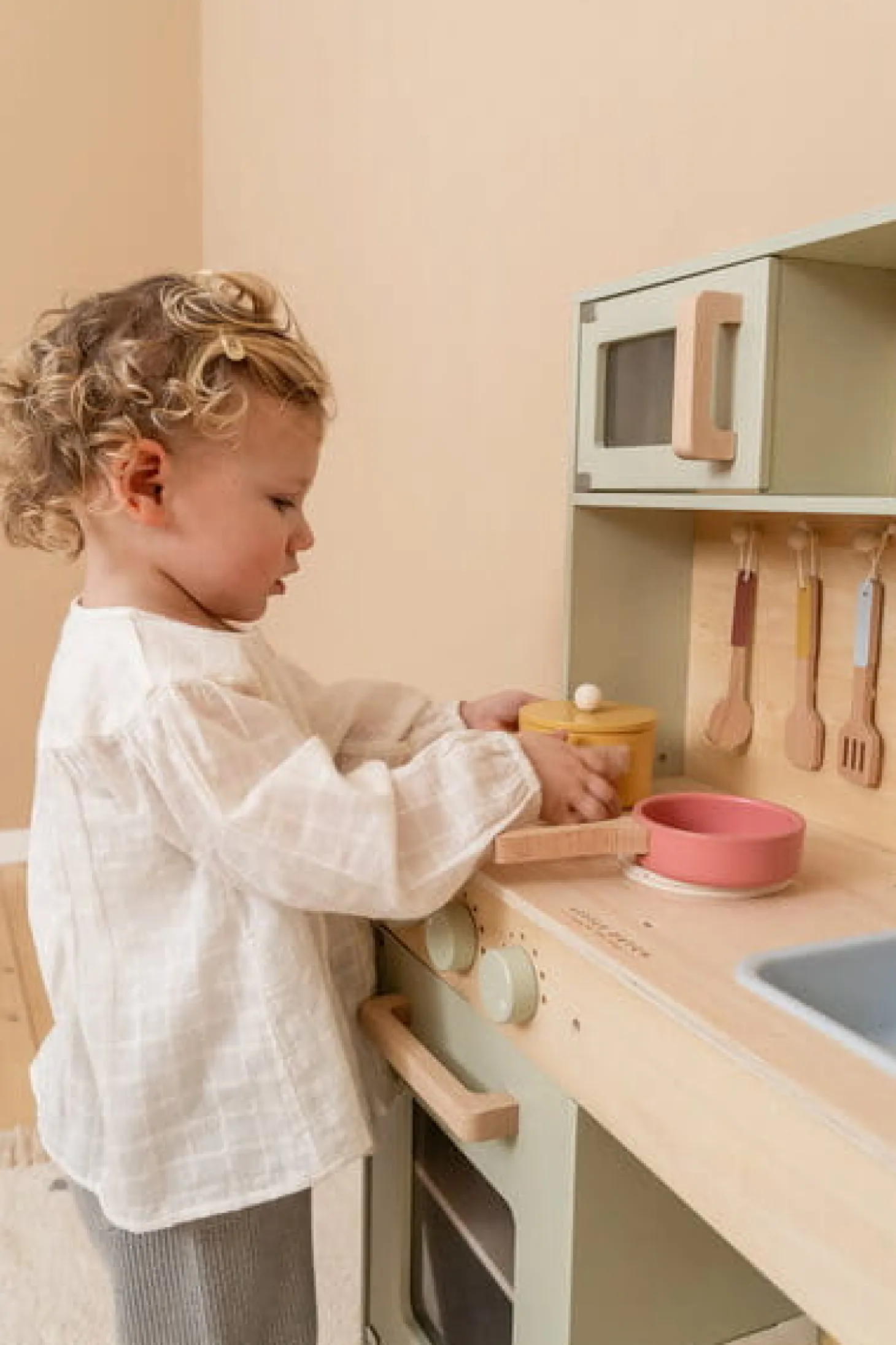 Duża kuchnia pastelowa FSC