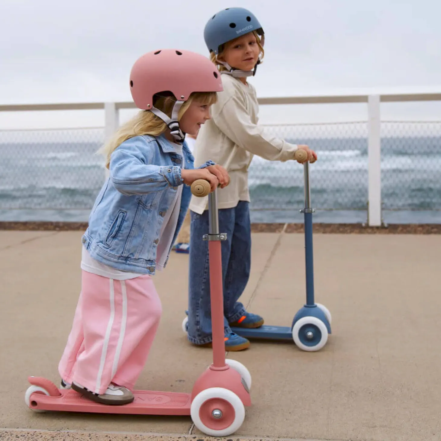 Dziecięcy eco kask rowerowy Raspberry