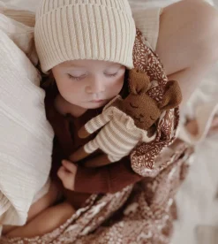 Dziergany królik z wełny alpaki - sand striped romper
