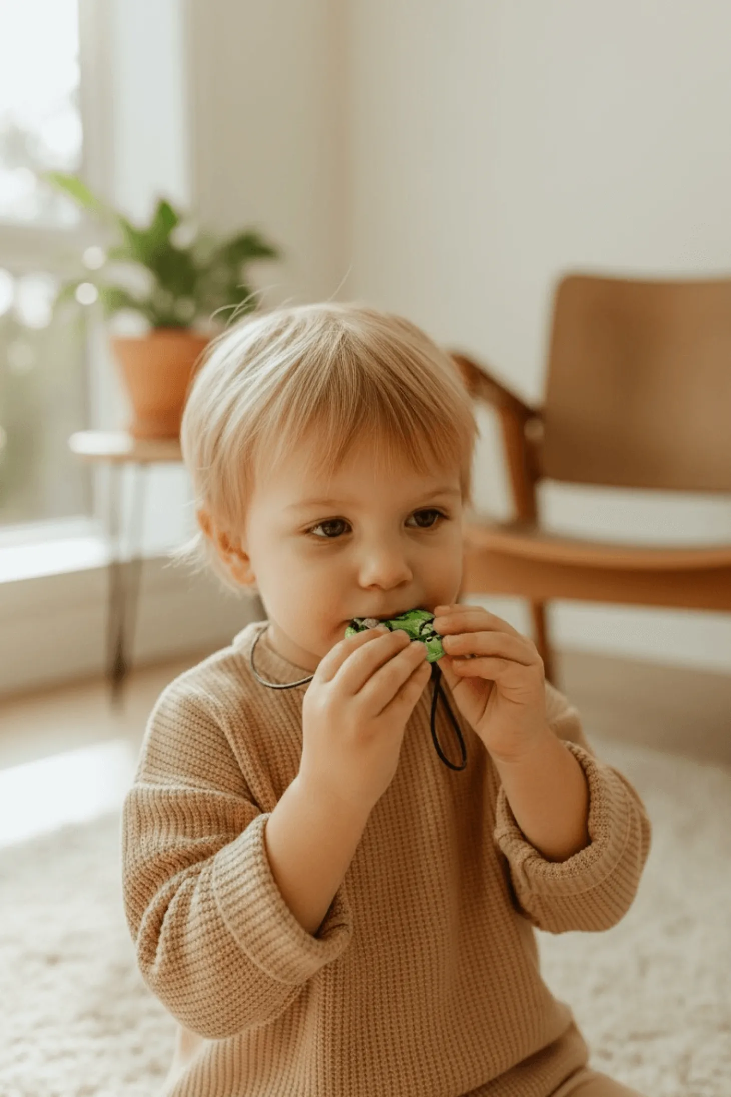 Gryzak terapeutyczny, antystresowy naszyjnik MEDIUM - Leśny Wąż