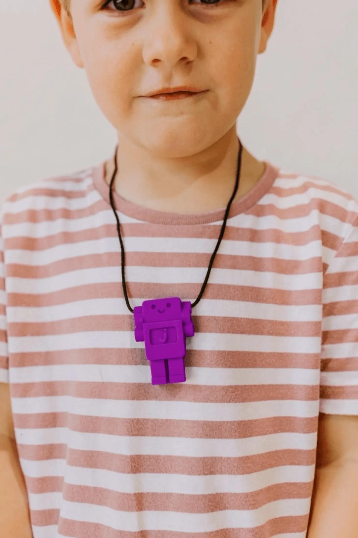 Gryzak terapeutyczny, antystresowy naszyjnik MEDIUM Robot - Purple Grape