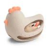 Gryzak zabawka do chwytania Kurka Clucky z grzechotką