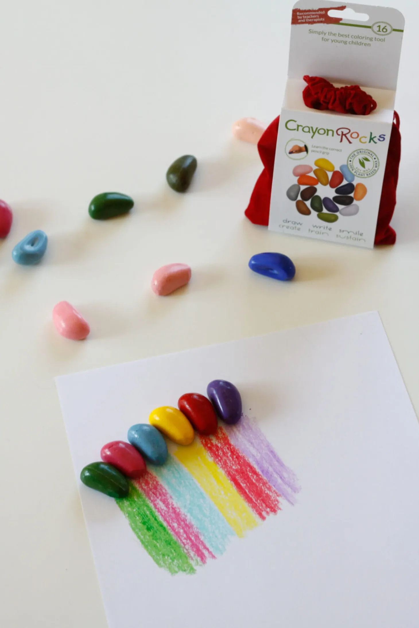 Kredki Crayon Rocks w aksamitnym woreczku - 16 kolorów