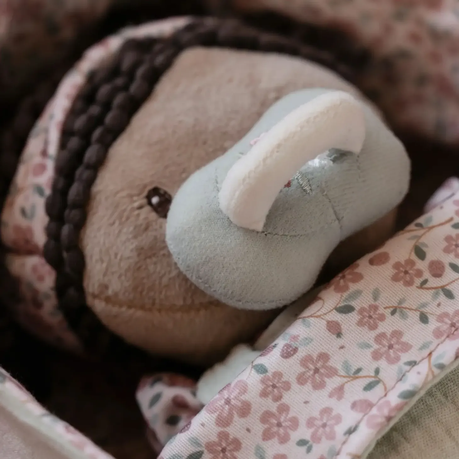 Laleczka w koszyczku Baby Evi