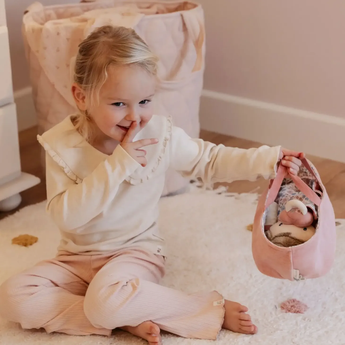 Laleczka w koszyczku Baby Rosa
