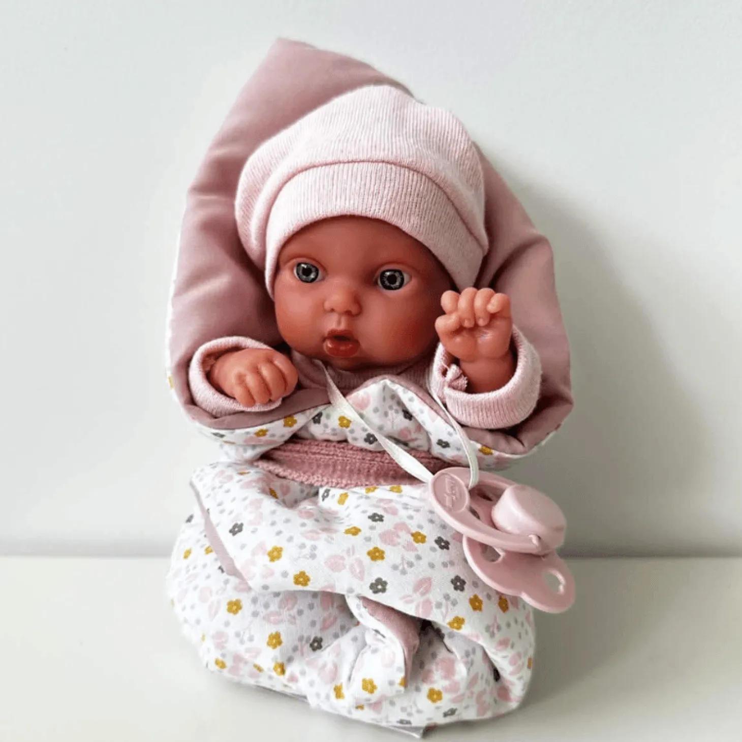 Mała laleczka w śpiworku Picolin 21 cm