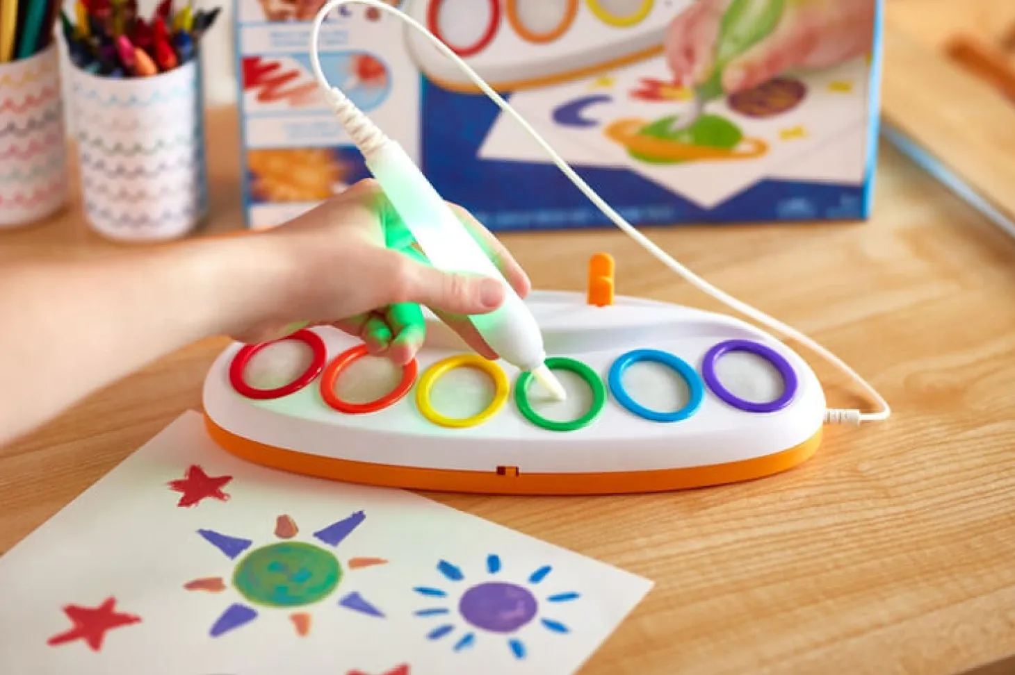 Magiczny pędzelek do malowania światłem Color Wonder Mess Free 3+