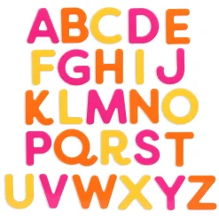 Marvelous magnets – magnetyczne literki i cyferki w drewnianej skrzyneczce, z tablicą