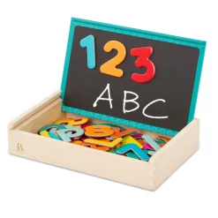 Marvelous magnets – magnetyczne literki i cyferki w drewnianej skrzyneczce, z tablicą