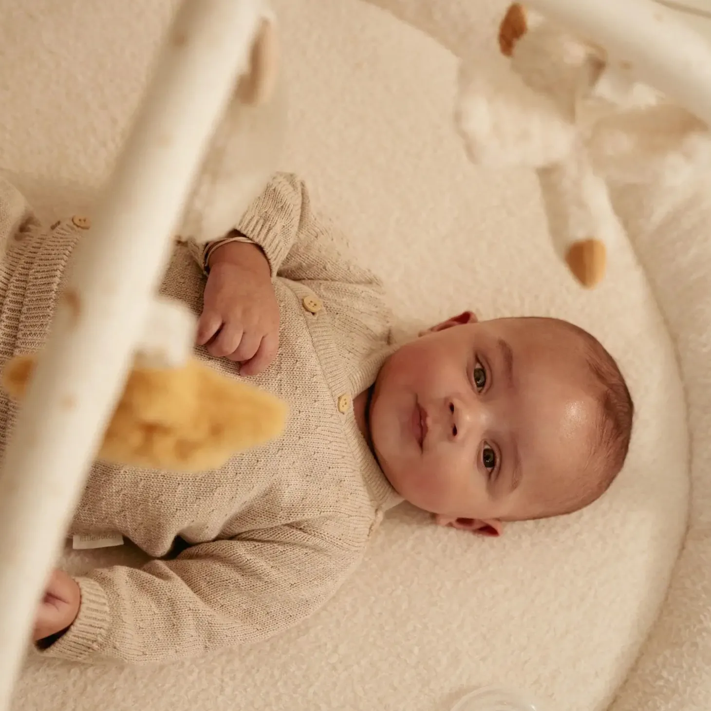 Mata aktywizująca z pałąkiem Newborn Naturals