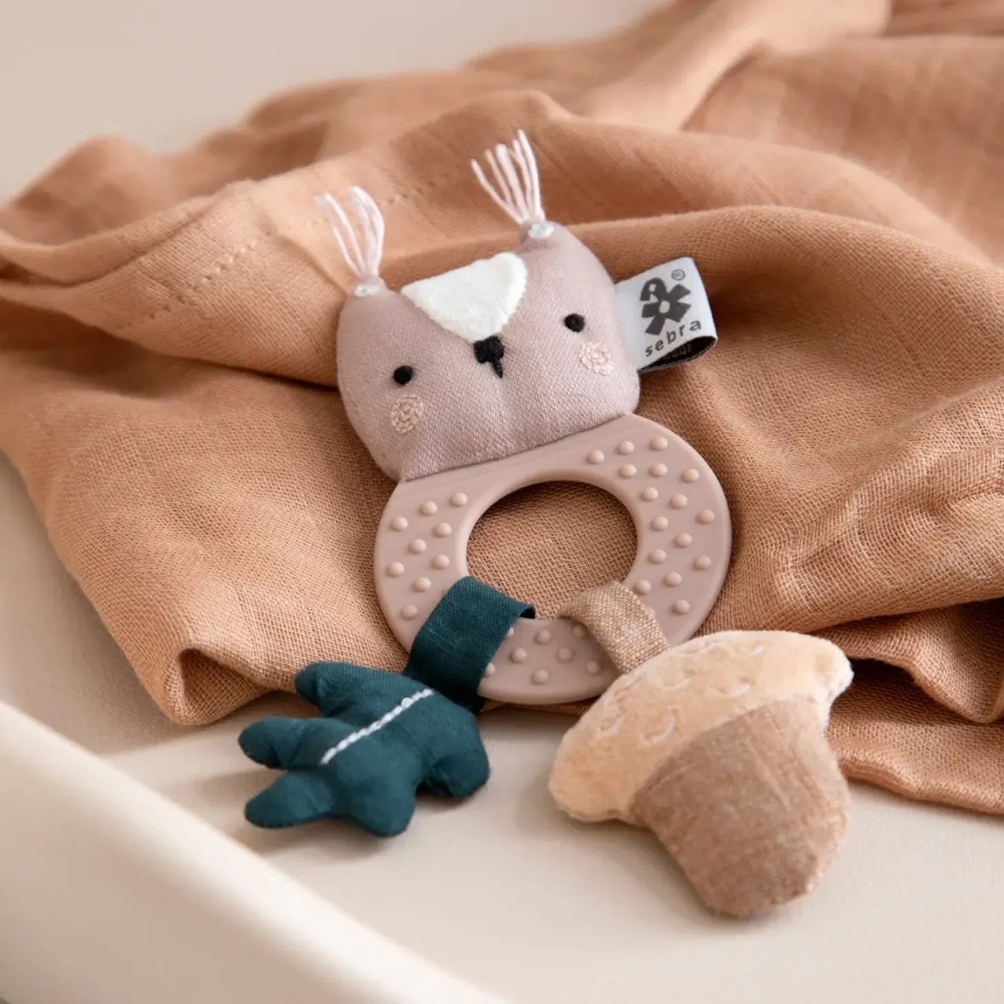 Mini grzechotka z gryzakiem - Zappy the squirrel