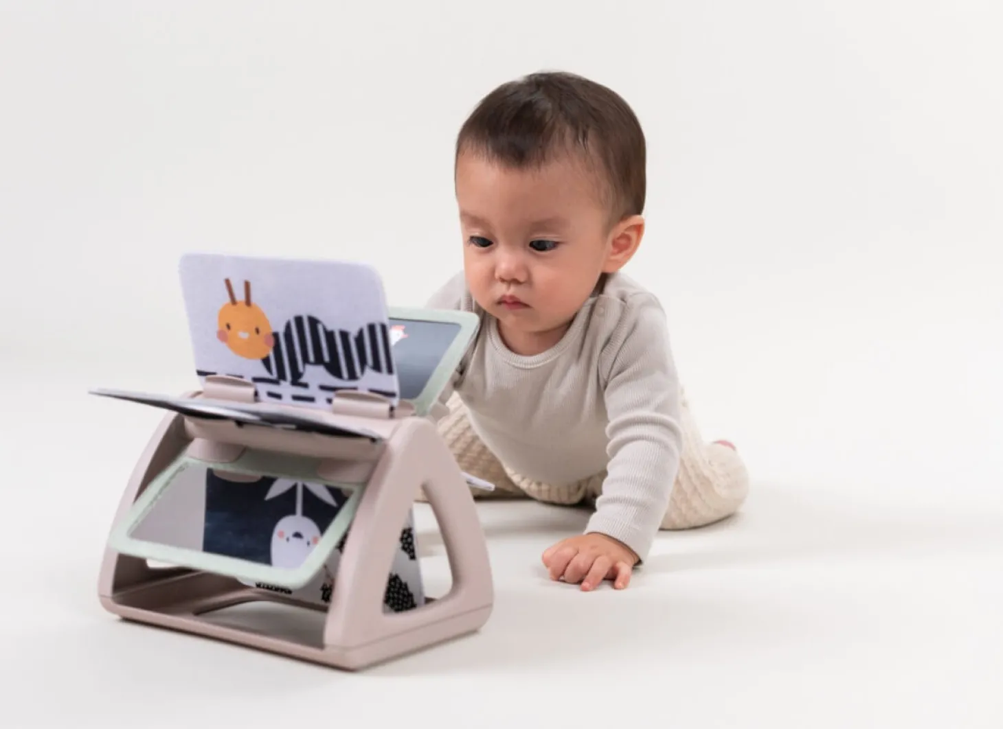 Obracająca się książeczka grzechocząca Tummy Time - Czarno-Biała