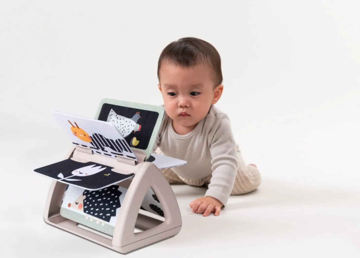 Obracająca się książeczka grzechocząca Tummy Time - Czarno-Biała