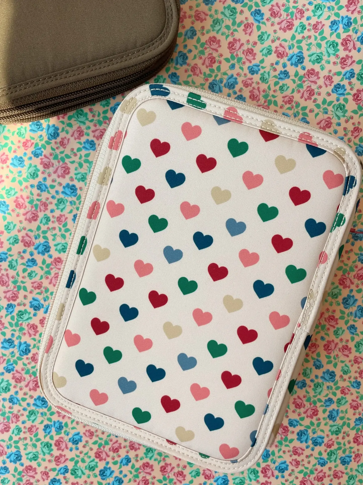 Piórnik Clover z wyposażeniem - coeur colorè frappe