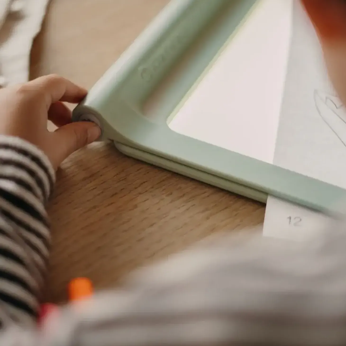 Podświetlany tablet do nauki pisania i rysowania KIDYDRAW-PRO - zielony