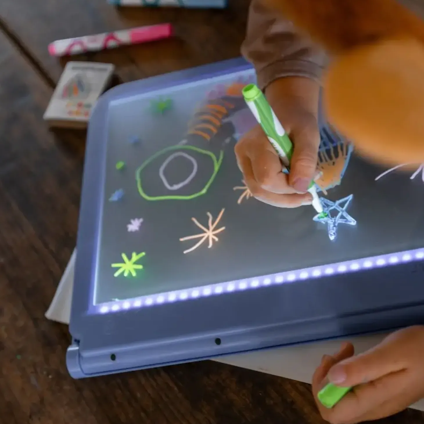 Podświetlany tablet do nauki pisania i rysowania KIDYDRAW-PRO - niebieski