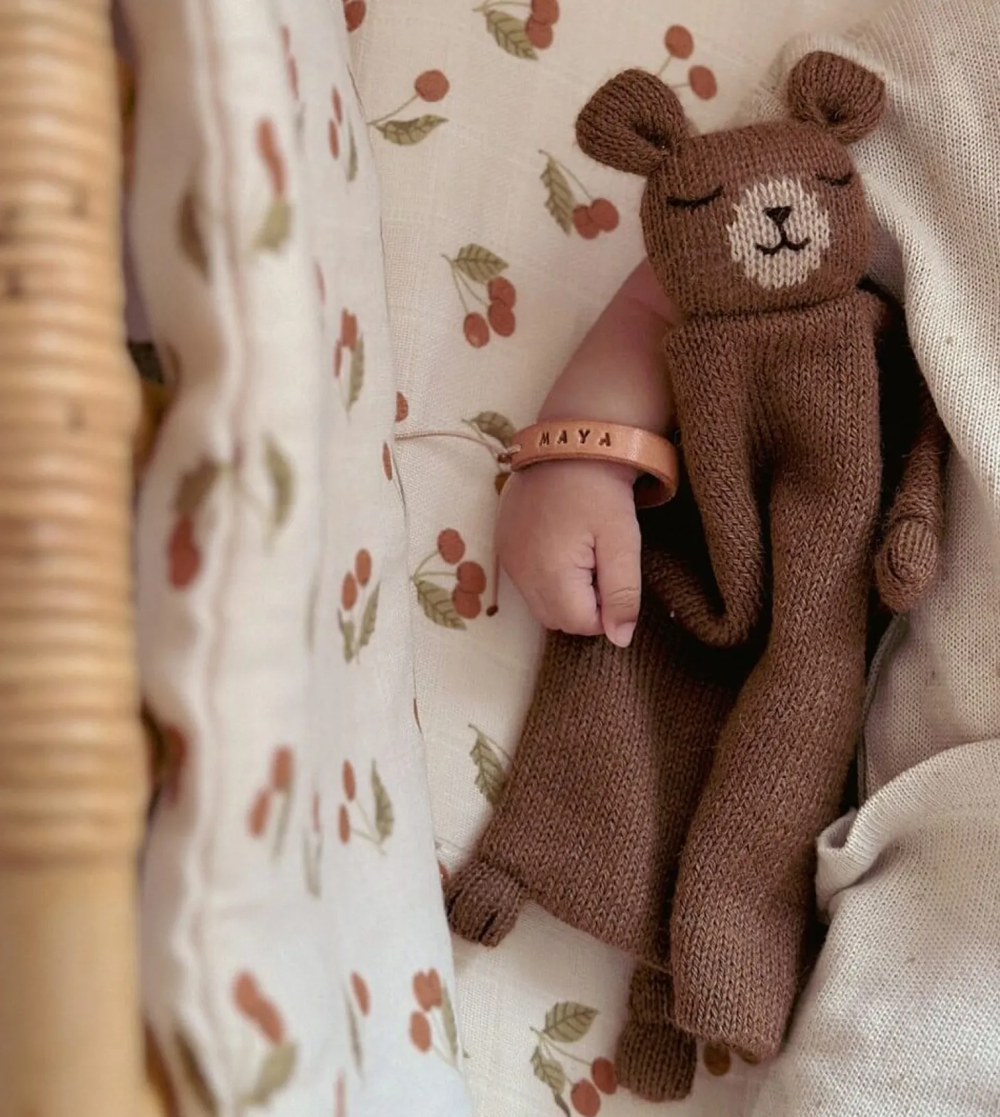 Przytulaczek z wełny aplaki - teddy nut
