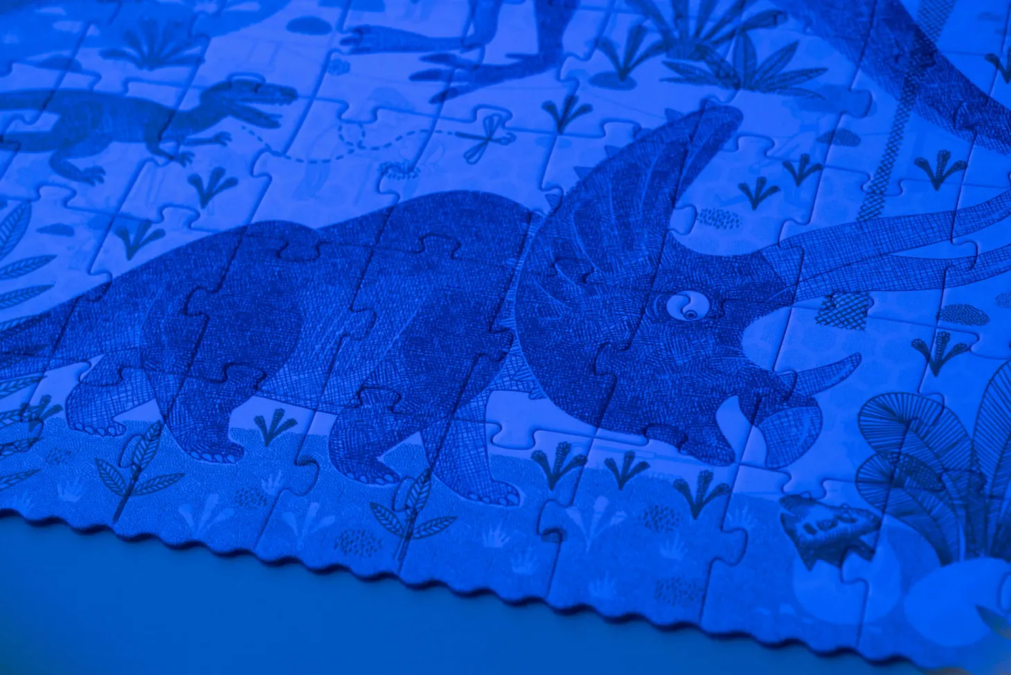 Puzzle z grą obserwacyjną Odkryj Dinozaury