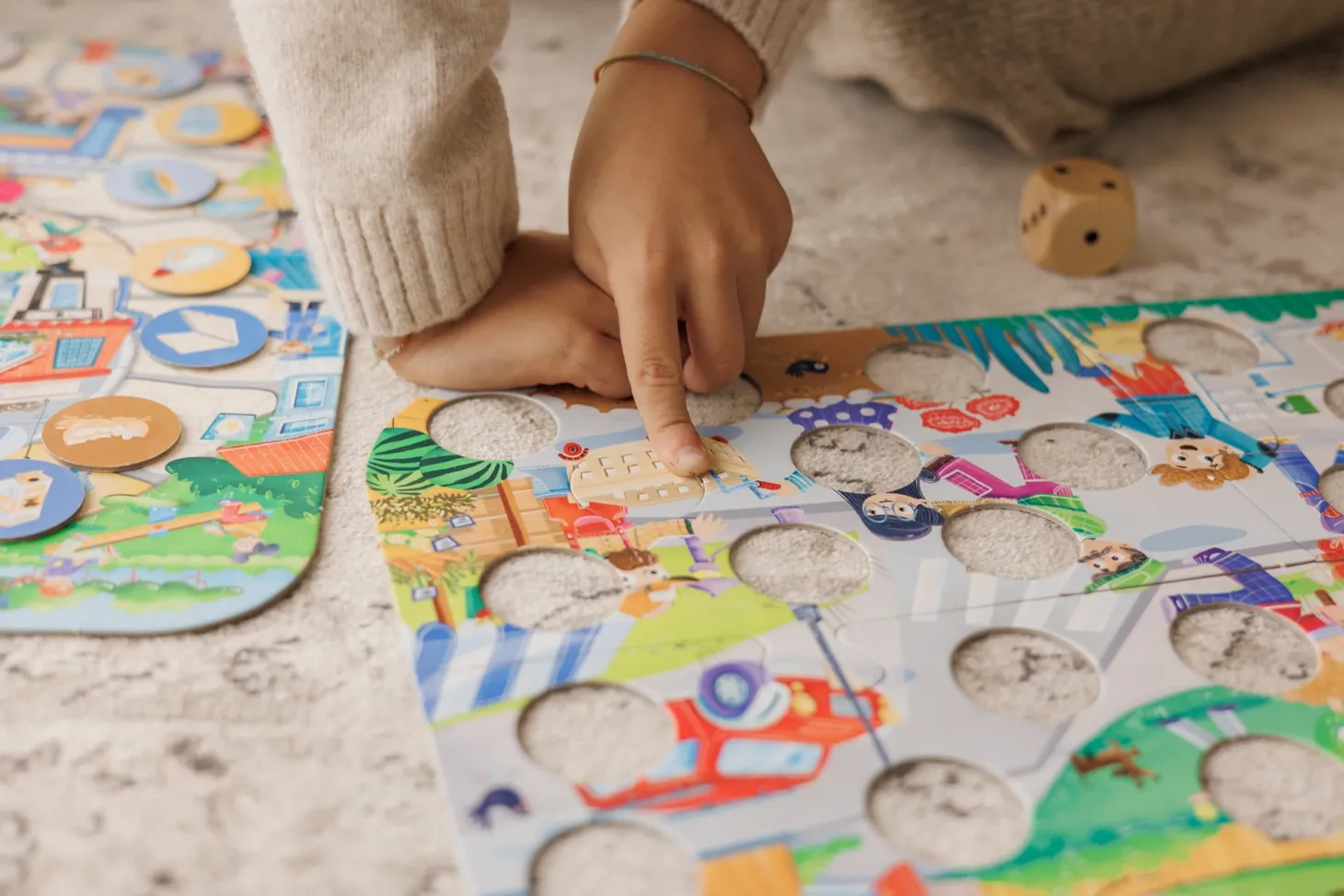 ROUND AROUND RECYCLING - gra planszowa AGENDA 2030 „W CYKLU RECYKLINGU”