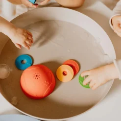 Silikonowe kubeczki, miseczki do układania i do wody z tonącymi dyskami Cups Rainbow