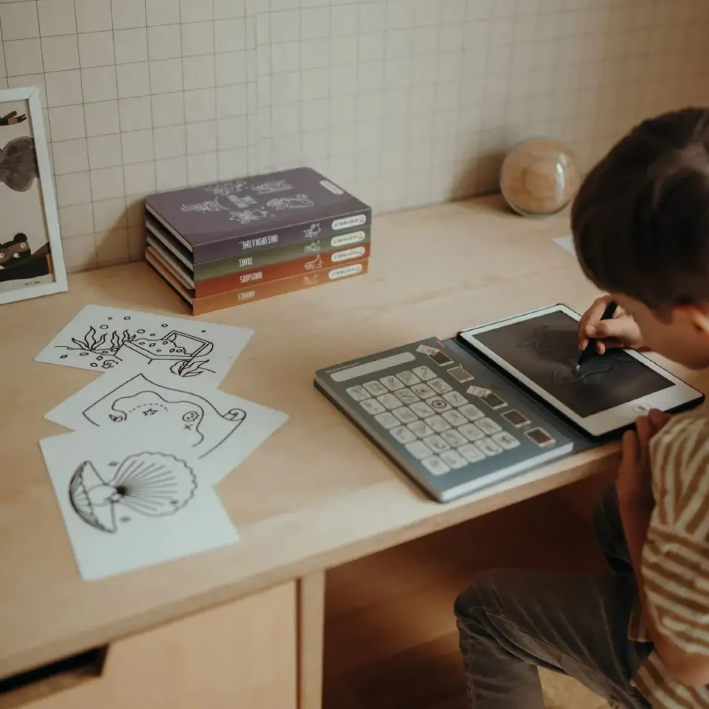 Tablet graficzny z szablonami do rysowania KIDYDRAW-MINI - ocean i piraci