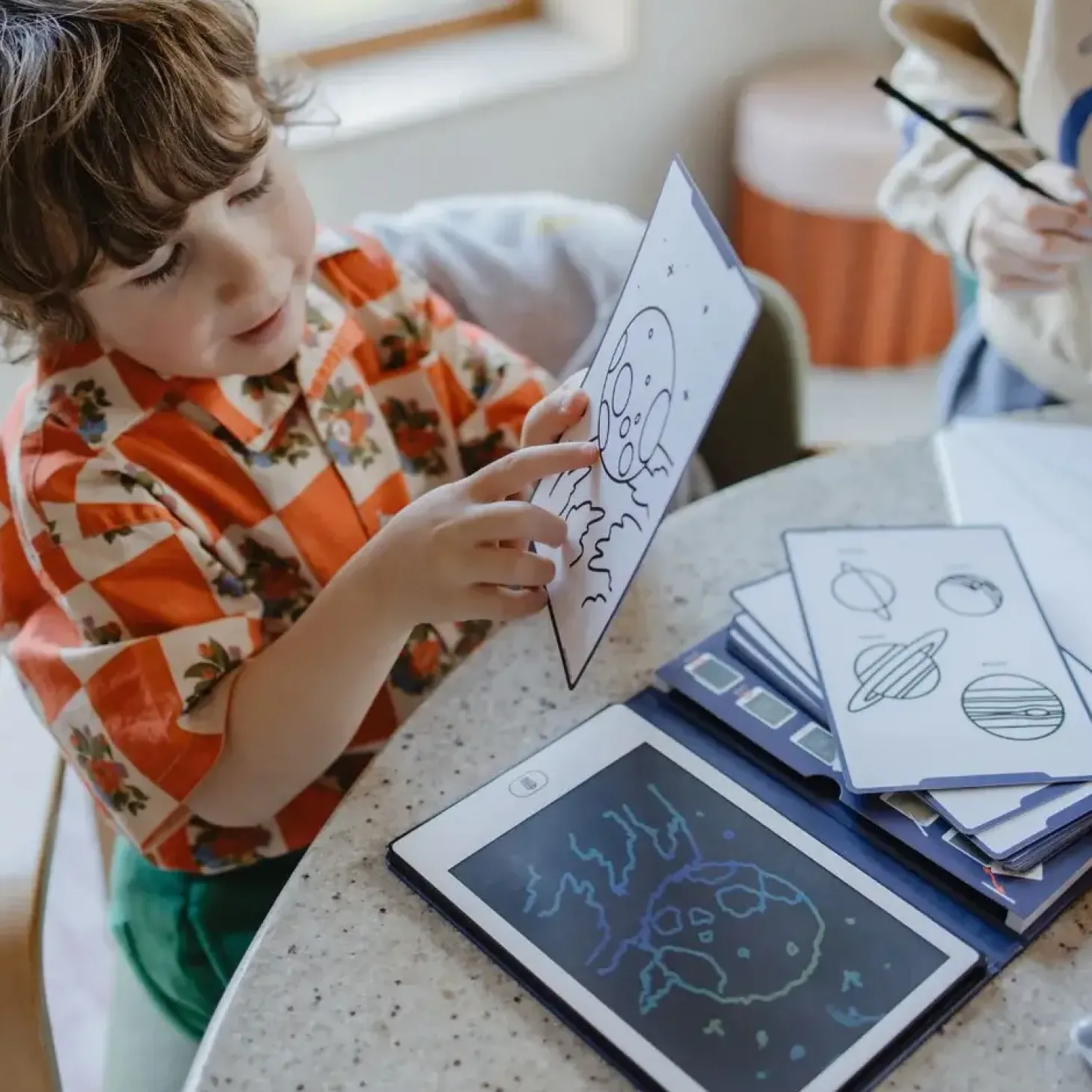 Tablet graficzny z szablonami do rysowania KIDYDRAW-MINI - galaktyka