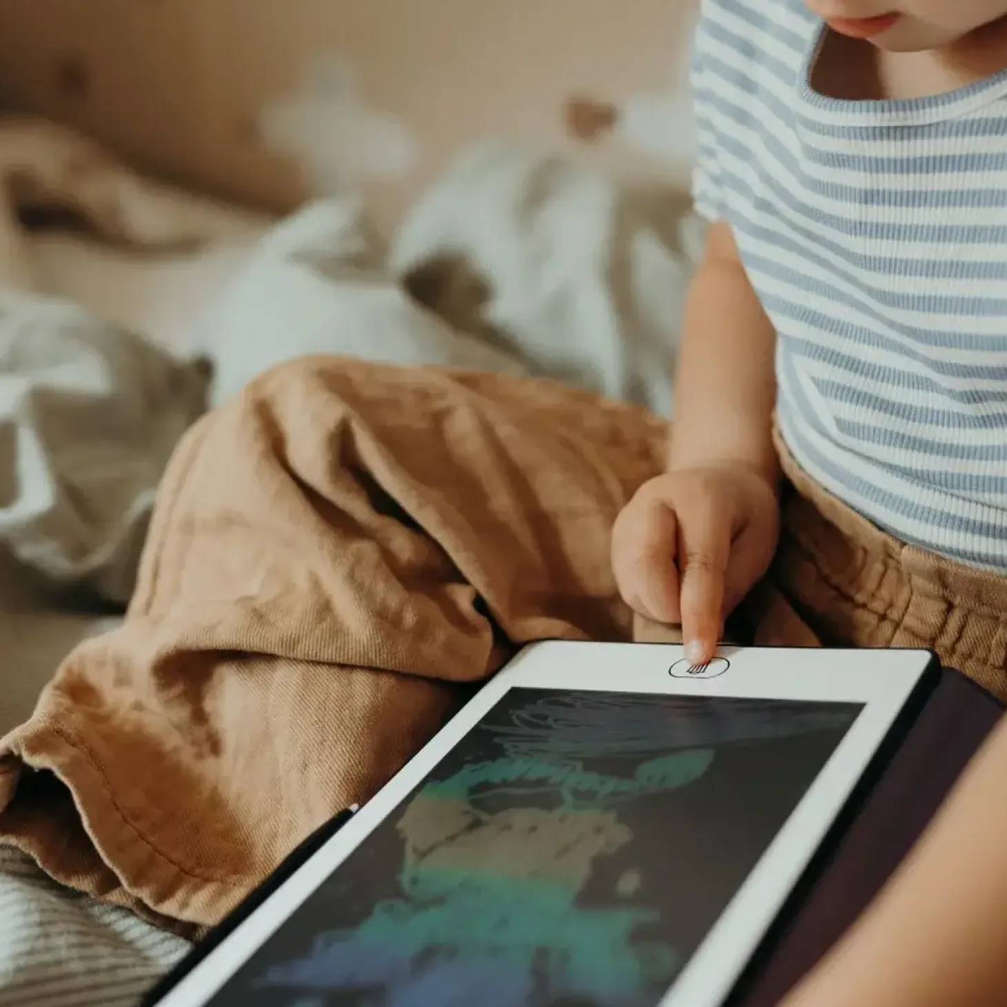 Tablet graficzny z szablonami do rysowania KIDYDRAW-MINI - zwierzęta dookoła świata