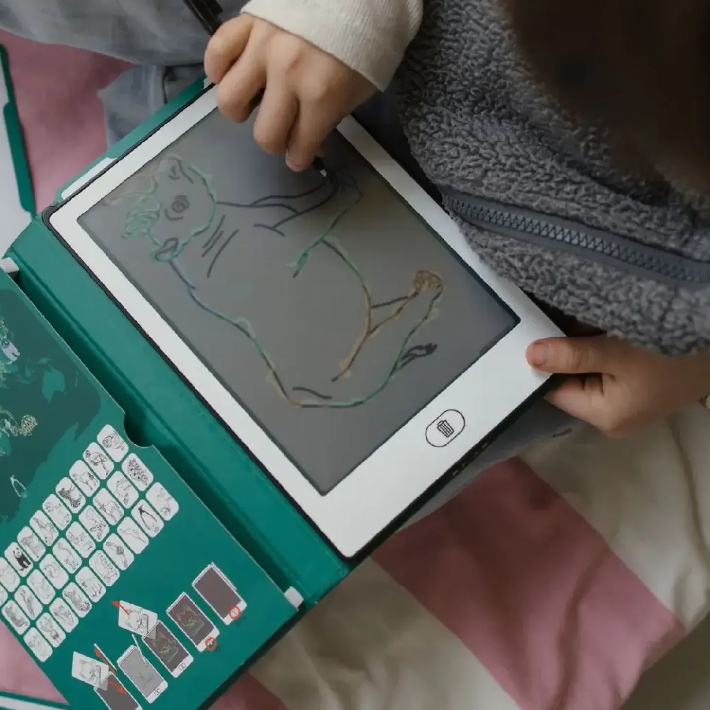 Tablet graficzny z szablonami do rysowania KIDYDRAW-MINI - zwierzęta dookoła świata