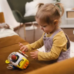 Tablica manipulacyjna z kostką i doczepianymi elementami, 1+