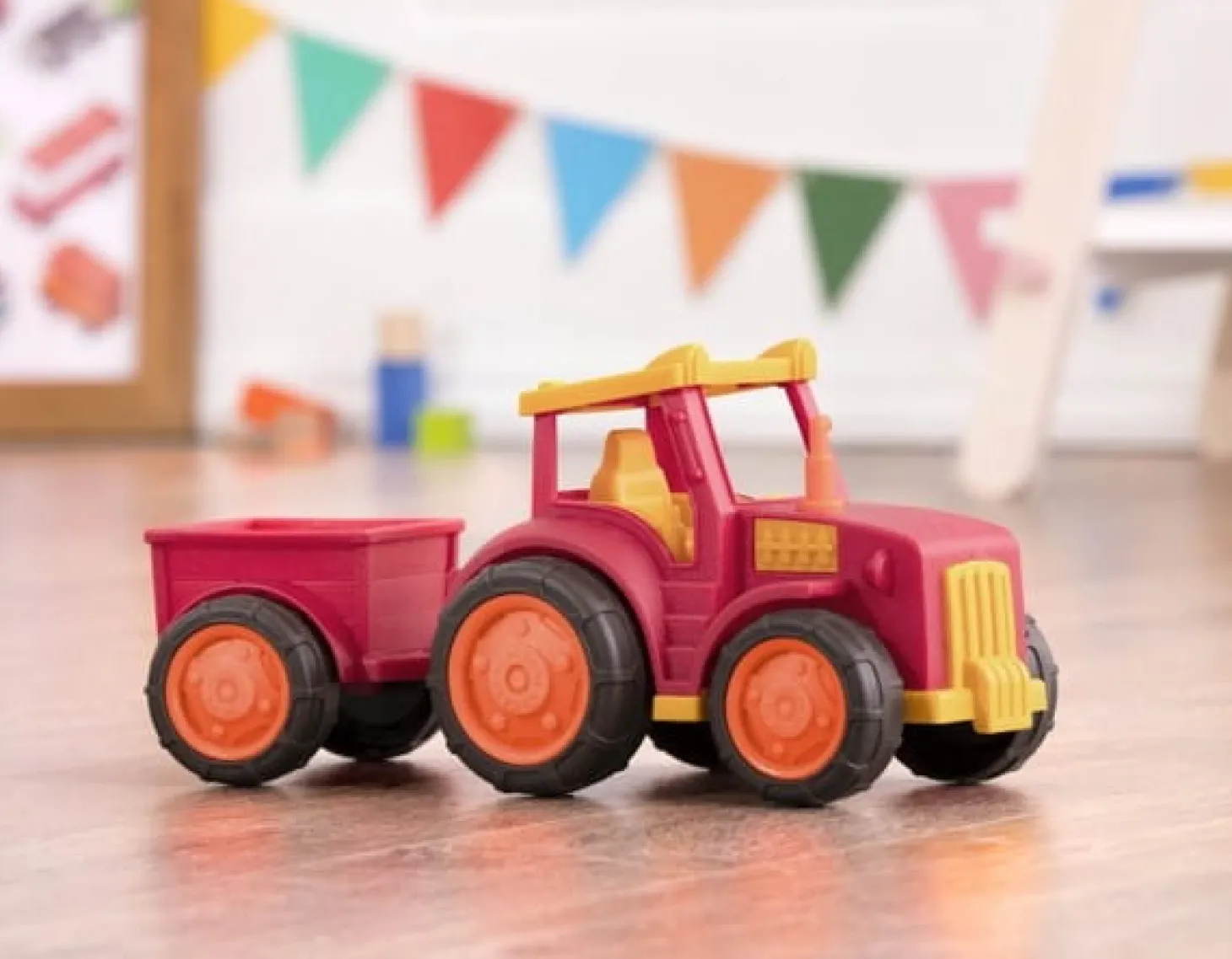 TRAKTOR z PRZYCZEPKĄ – Tractor
