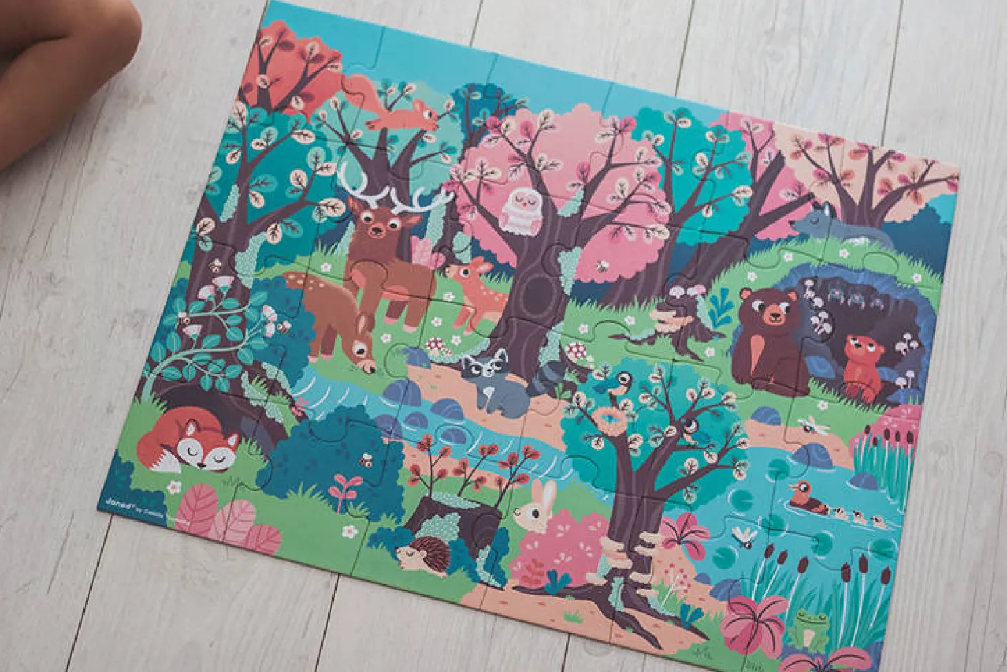 Świecące puzzle z mini-lampką UV Las 24 elementy 3+