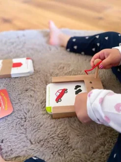 Zestaw dla dzieci 3+. Pudełko WiemTo i 6 Zestawów Kart