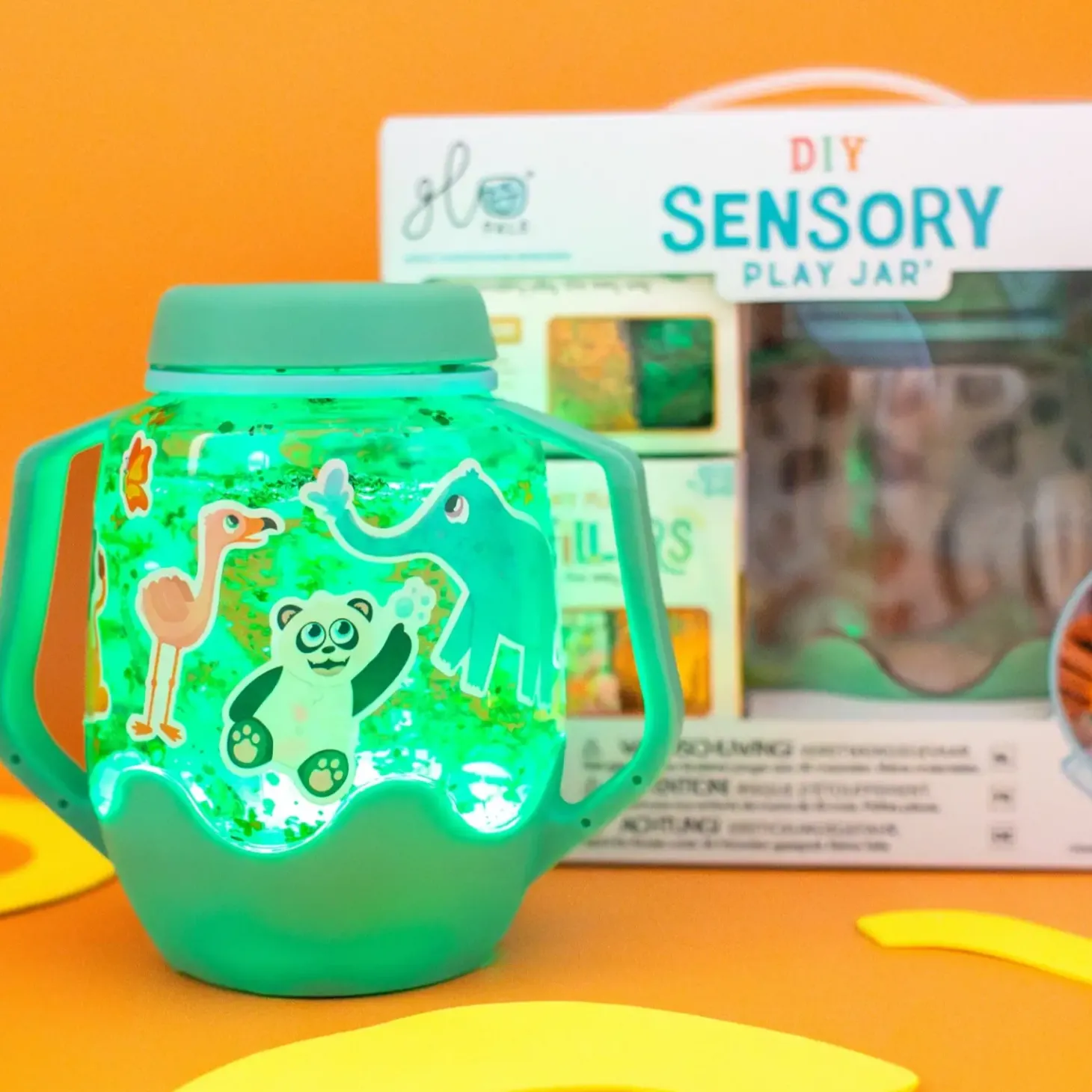 Zestaw sensoryczny DIY, świecący słoik z brokatami i figurkami Fun Fillers + naklejki gratis - ZOO